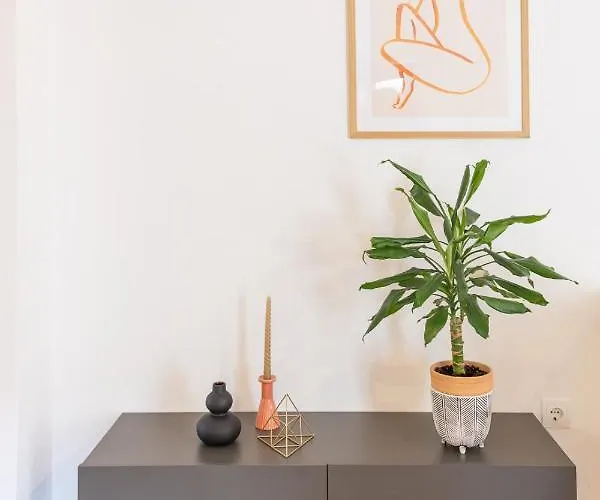 Les - 4 Min Walk From Amphiteatre Apartament *