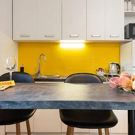 Apartment Les - 4 Min Walk From Amphiteatre Pula